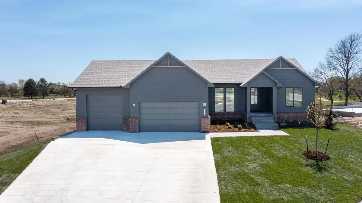 511 Glen Creek St, Newton, KS 67114 - #1