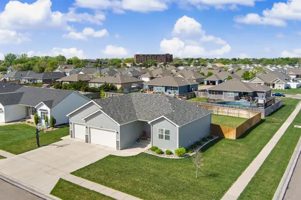 608 Covey Ct, Salina, KS 67401