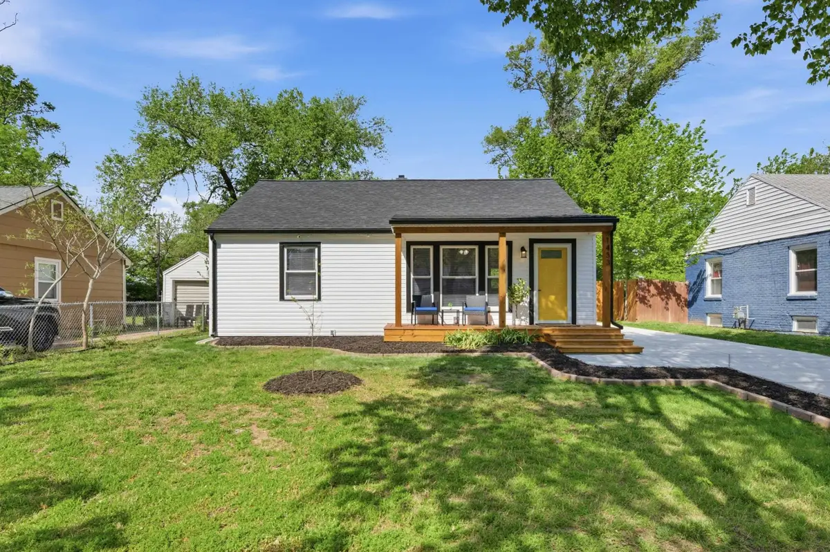 1433 N Fountain St, Wichita, KS 67208 - #1