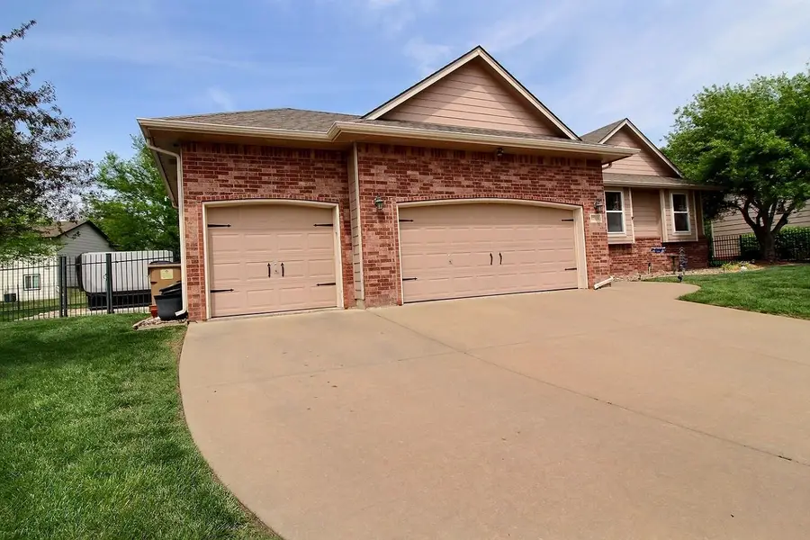 12318 E Lincoln Ct, Wichita, KS 67207 - #2
