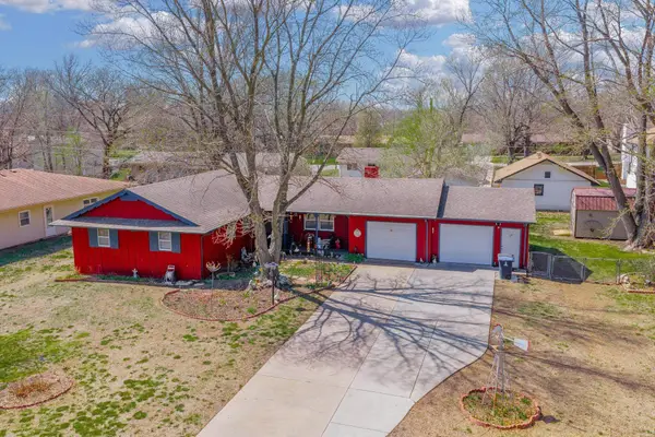 1911 Jamaica St, El Dorado, KS 67042