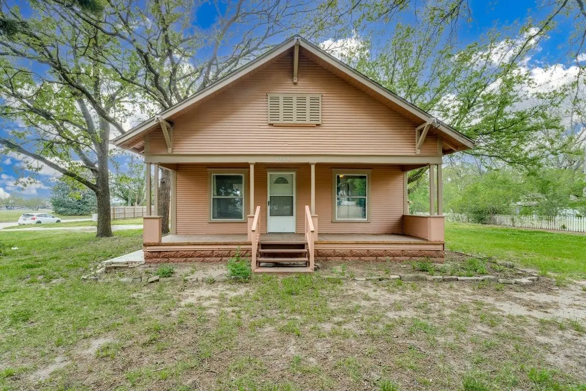 2805 N Arkansas Ave, Wichita, KS 67204 - #1