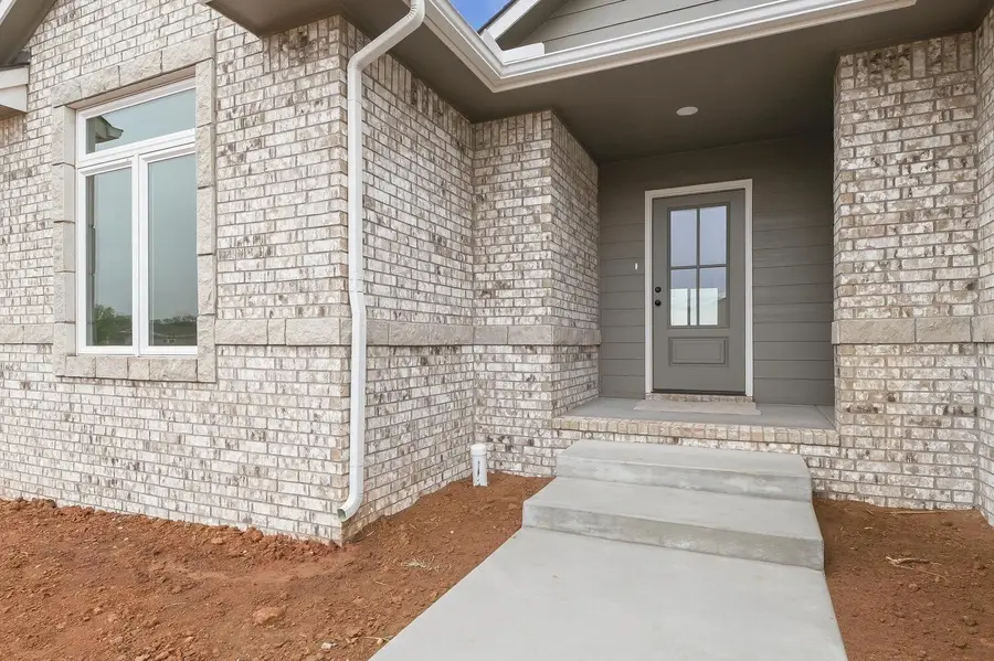 940 N West Ave, Anthony, KS 67003 - #3