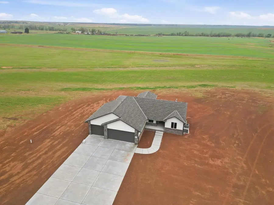 930 N West Ave, Anthony, KS 67003 - #3