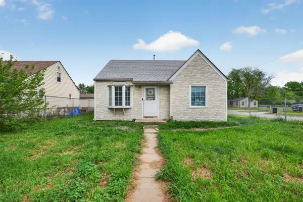 1926 E 24th St N, Wichita, KS 67219