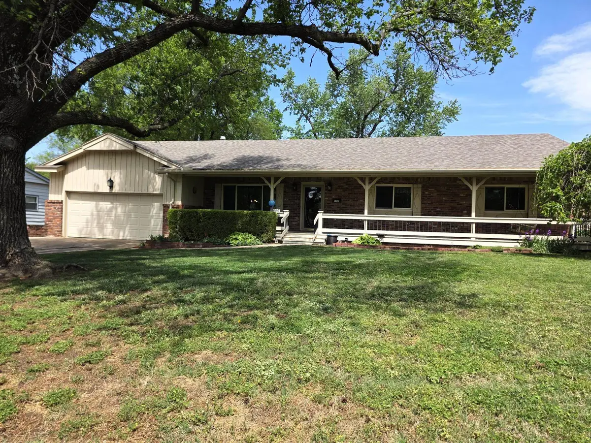 1702 E 12th, Winfield, KS 67156 - #1