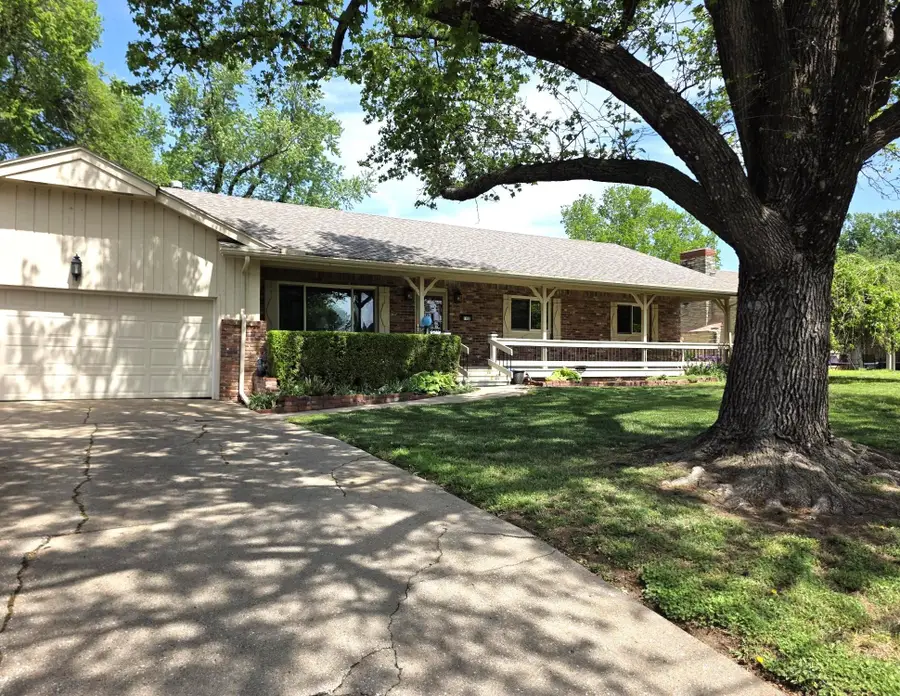 1702 E 12th, Winfield, KS 67156 - #2