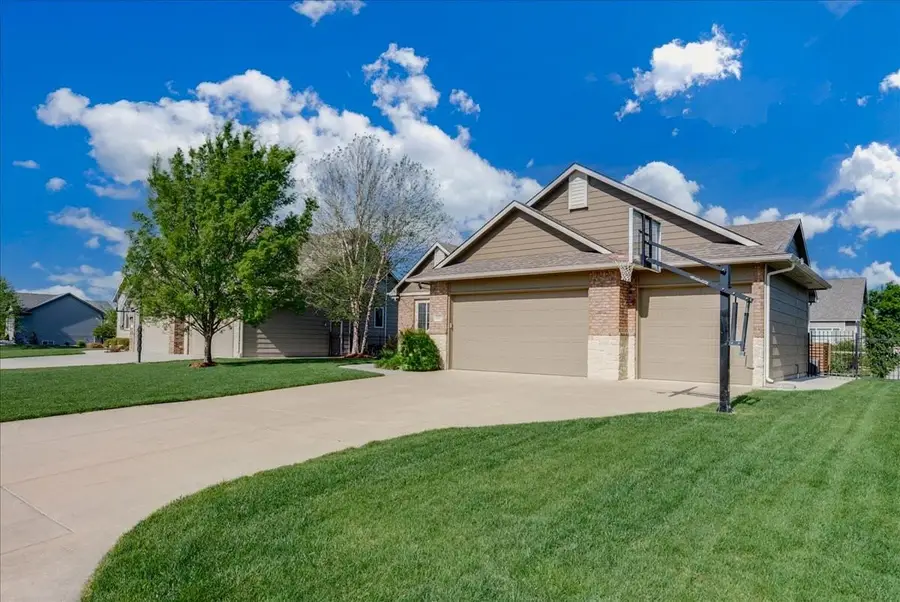 3207 N Chambers St, Wichita, KS 67205 - #2