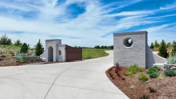 12643 E Canongate Cir, Wichita, KS 67206