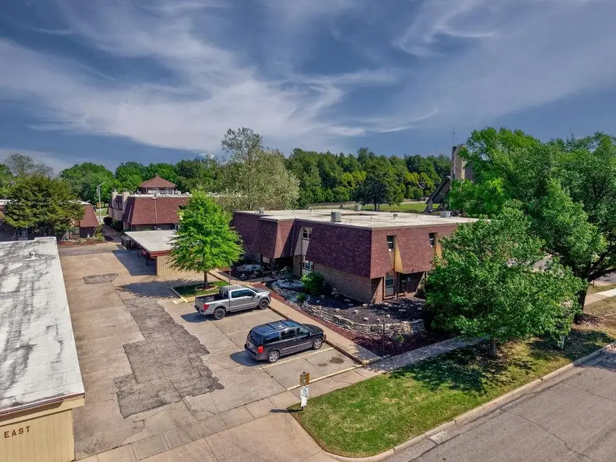 1500 E 10th A5, Winfield, KS 67156 - #2