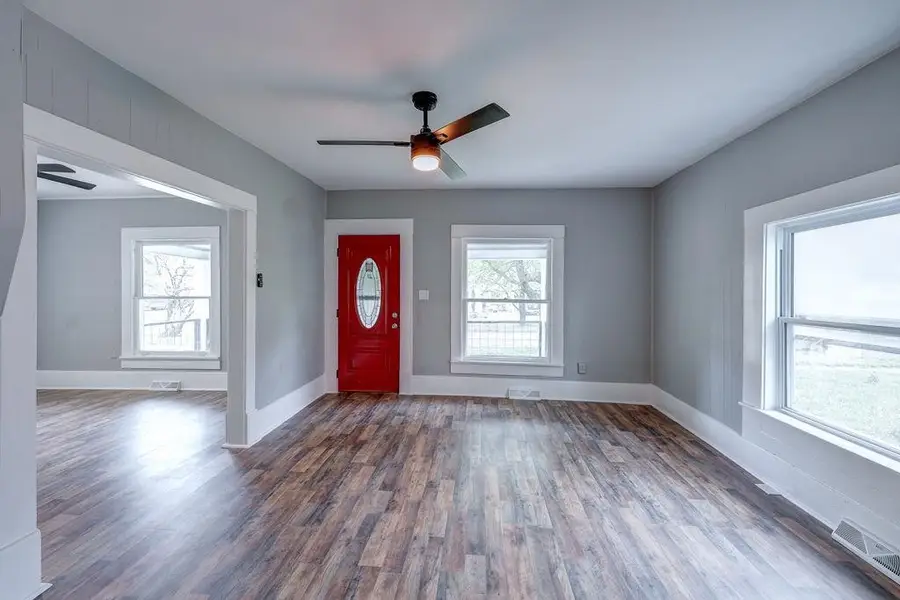 1516 E 11th Ave, Winfield, KS 67156 - #3