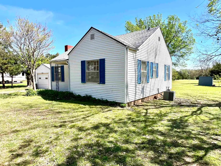 3224 N 8th, Arkansas City, KS 67005 - #2