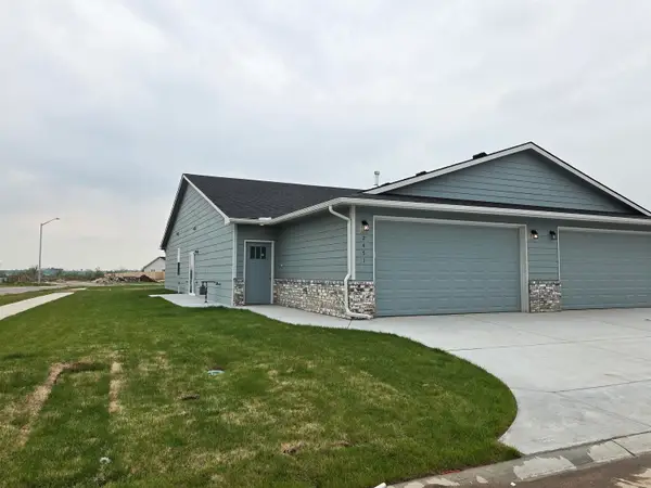 2449 S Wheatland Ct, Wichita, KS 67235