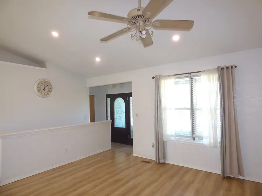 1937 S Chateau St, Wichita, KS 67207 - #3