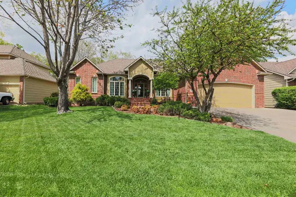 7806 W Meadow Knoll, Wichita, KS 67205