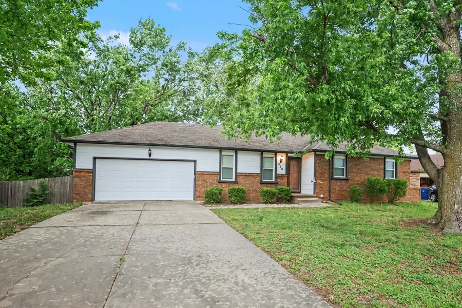 310 Valleyview Ct, Andover, KS 67002 - #2