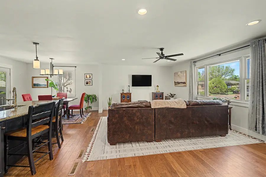 2120 Applewood Ln, Salina, KS 67401 - #3