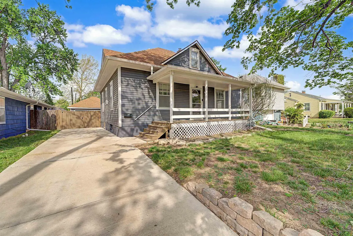 1012 Pershing St, Salina, KS 67401 - #1