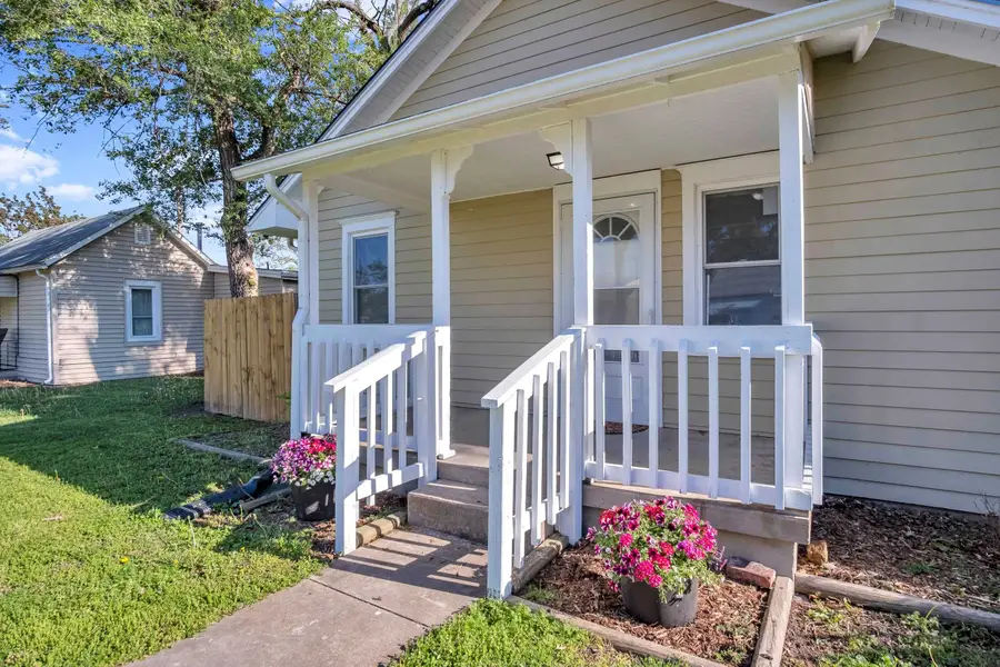 119 SW 6th, Newton, KS 67114 - #2