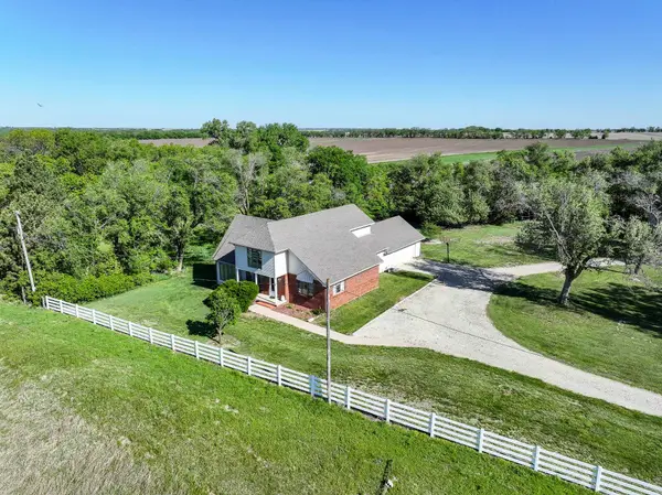 2482 300th St, Lincolnville, KS 66858