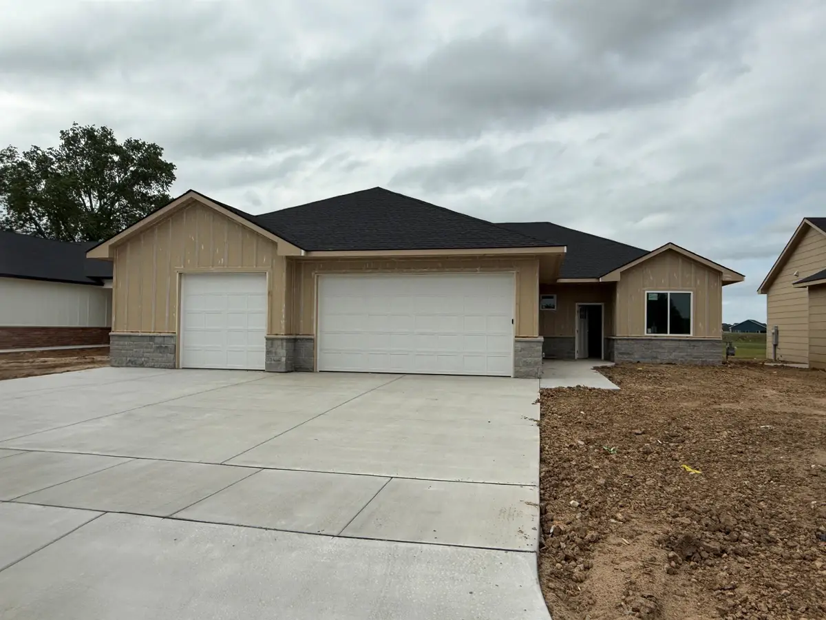 31 Kingdom Cr, Goddard, KS 67052 - #1