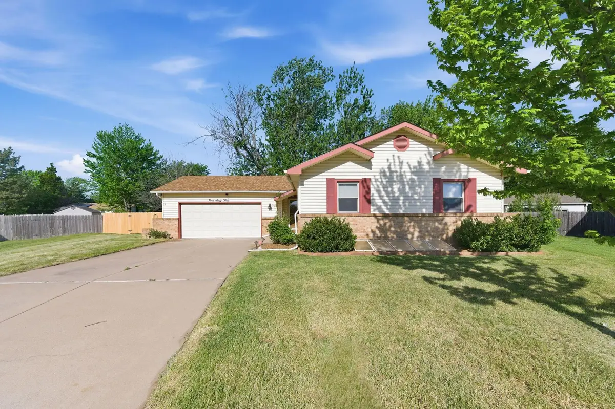 963 S Breckenridge Ct, Wichita, KS 67207 - #1