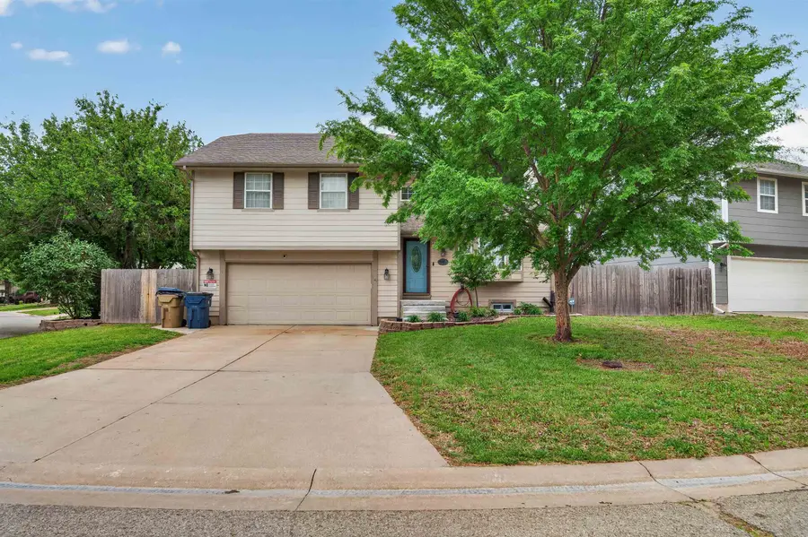 265 W Village Lake Dr, Derby, KS 67037 - #2