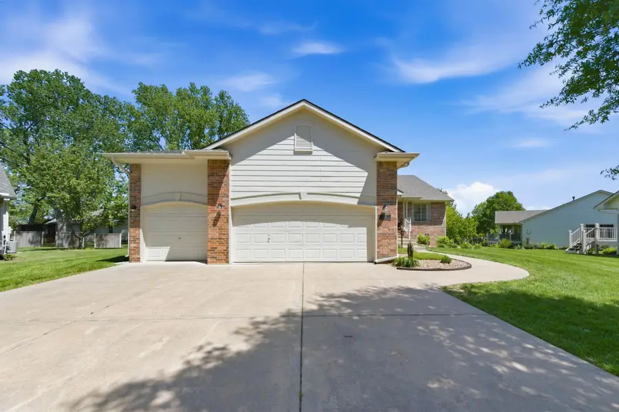 237 S Maple Dunes Ct, Wichita, KS 67235 - #3