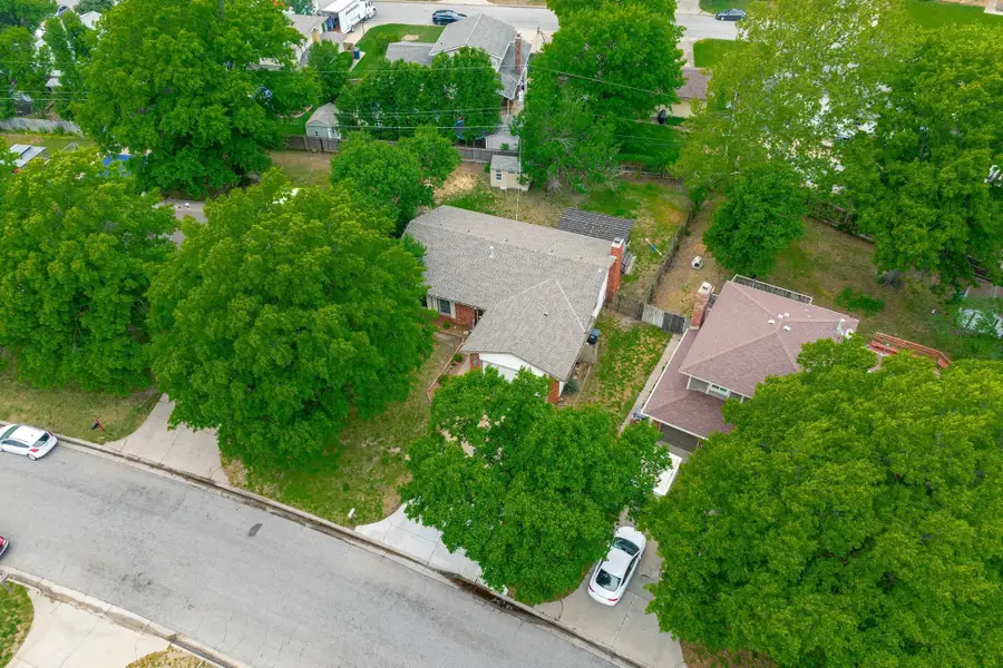 1121 N Hazelwood Ln, Wichita, KS 67212 - #2