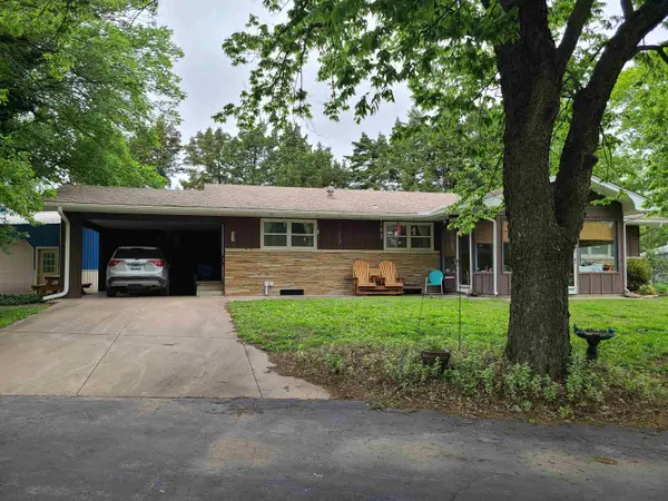 509 N Greenwood, Severy, KS 67137