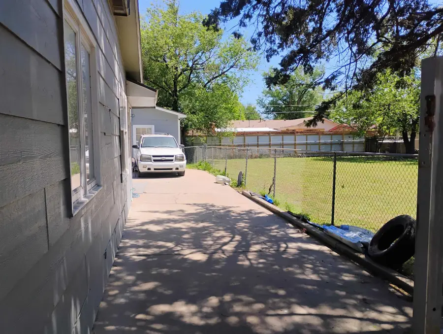 3234 N Fairview Ave, Wichita, KS 67204 - #3
