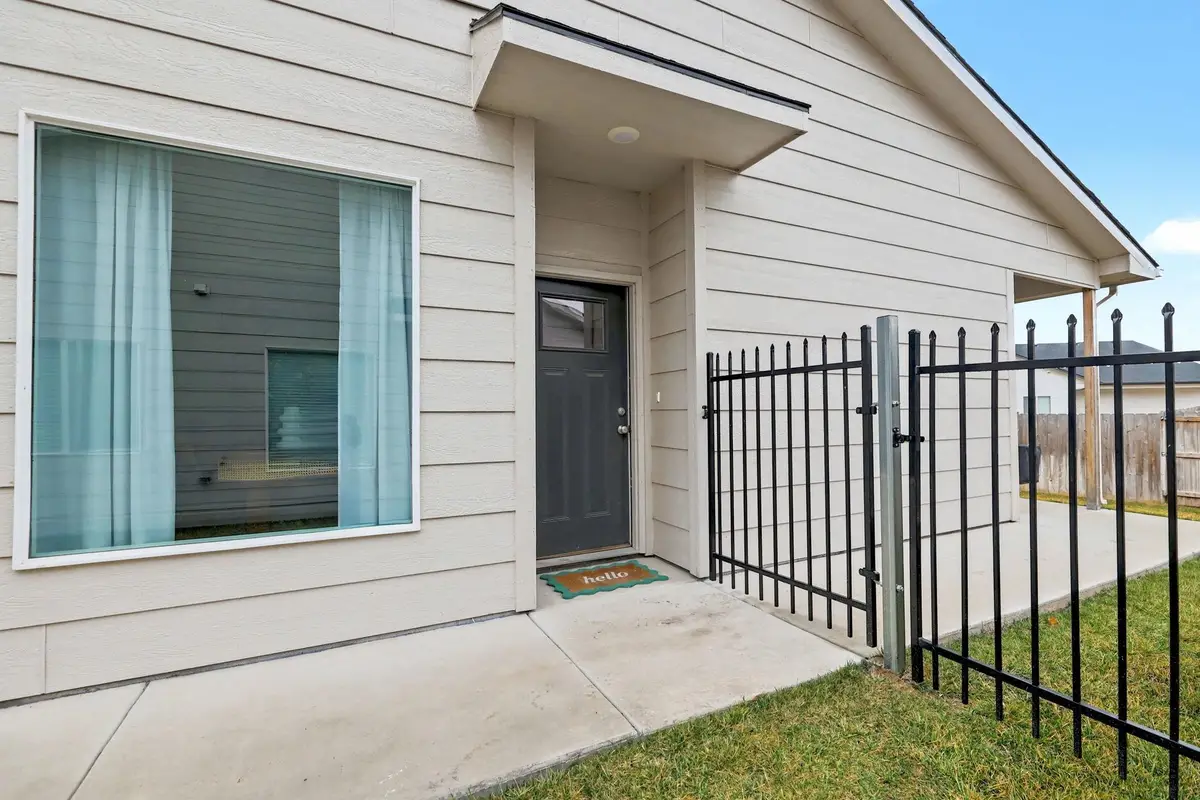 438 W Long Path Ct, Goddard, KS 67052 - #1