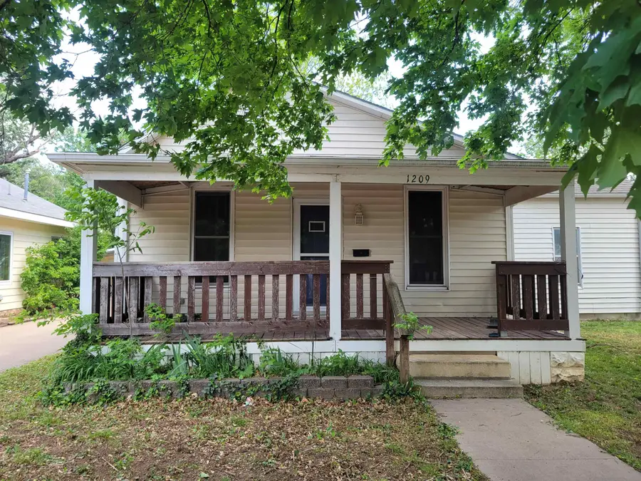 1209 N C, Wellington, KS 67152 - #2