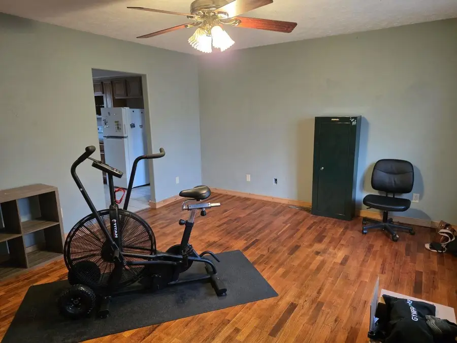 806 S Taylor St, Pratt, KS 67124-2451 - #3