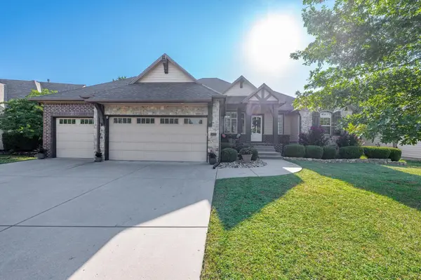 1427 E Timber Falls Ct, Andover, KS 67002