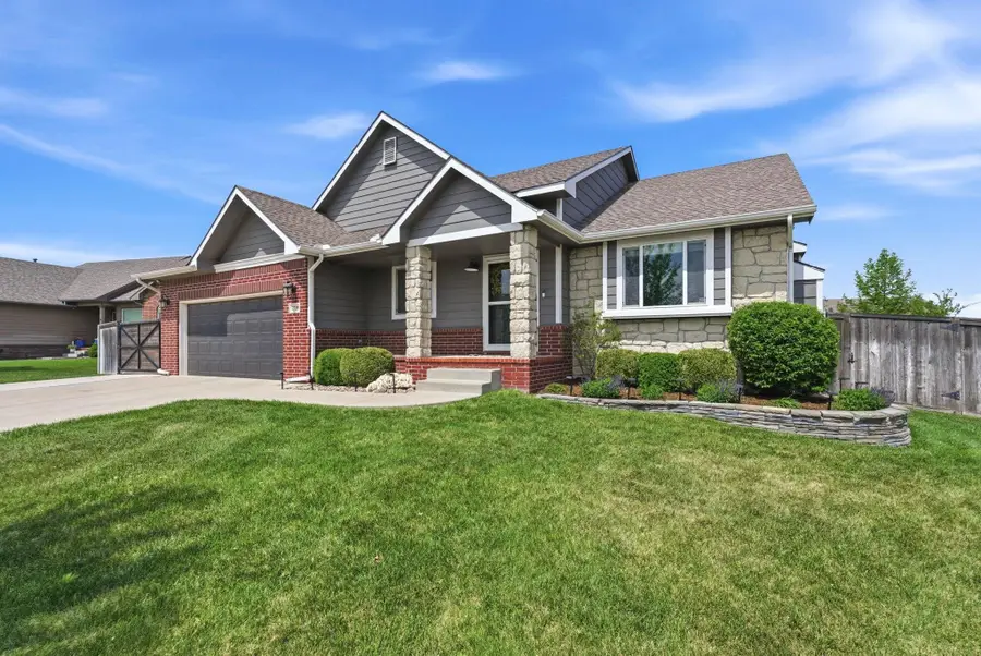 2739 N Woodridge Ct, Wichita, KS 67226 - #2