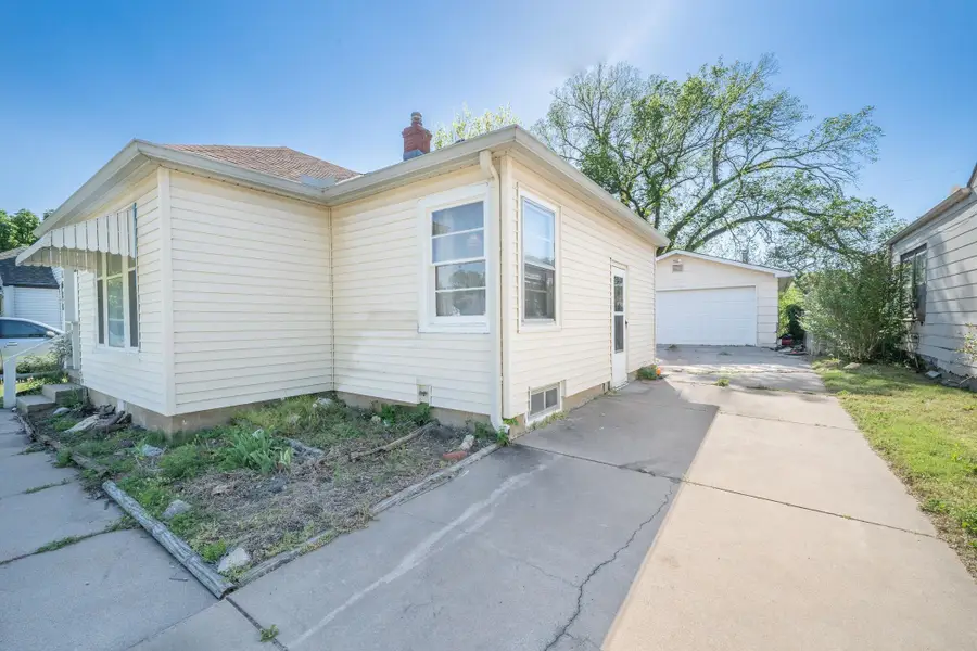1511 N Burns St, Wichita, KS 67203 - #2
