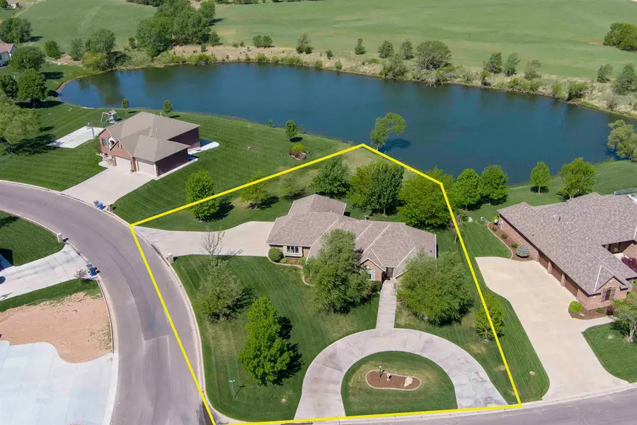 340 W Lakeside Ct, Cheney, KS 67025 - #2
