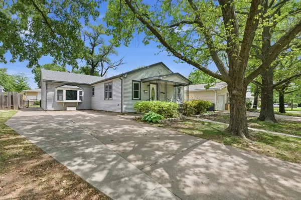 1602 Edgemoor St, El Dorado, KS 67042