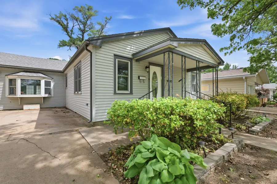 1602 Edgemoor St, El Dorado, KS 67042 - #2