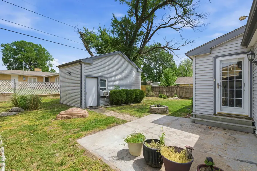 1602 Edgemoor St, El Dorado, KS 67042 - #3