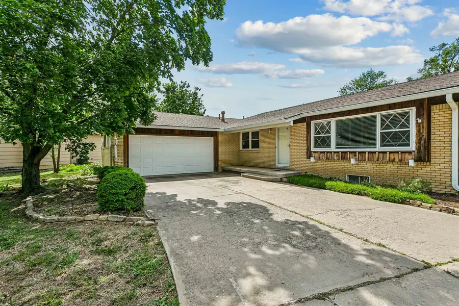 955 S Dowell Terr., Wichita, KS 67207 - #2