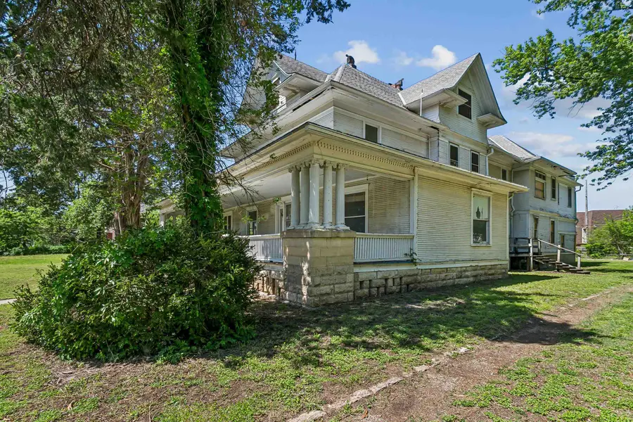 619 N Santa Fe, Augusta, KS 67010-0000 - #2