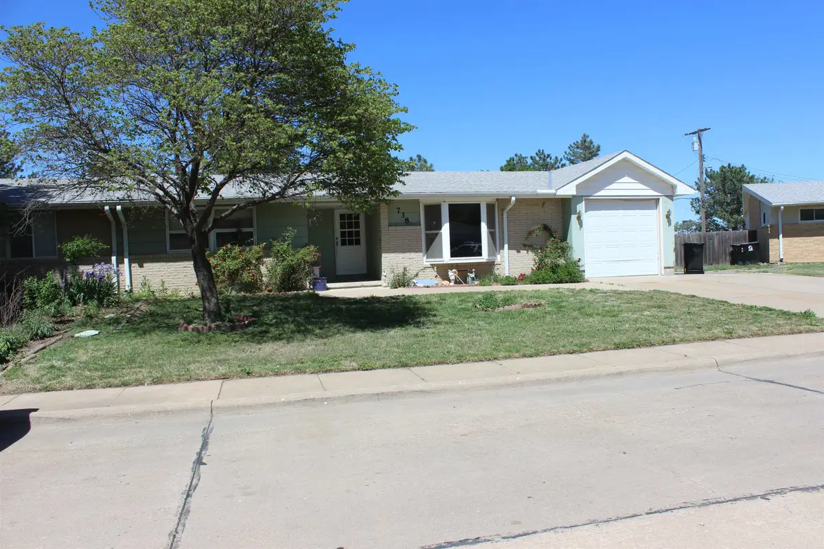 738 Greenbriar Circle, Salina, KS 67401 - #1