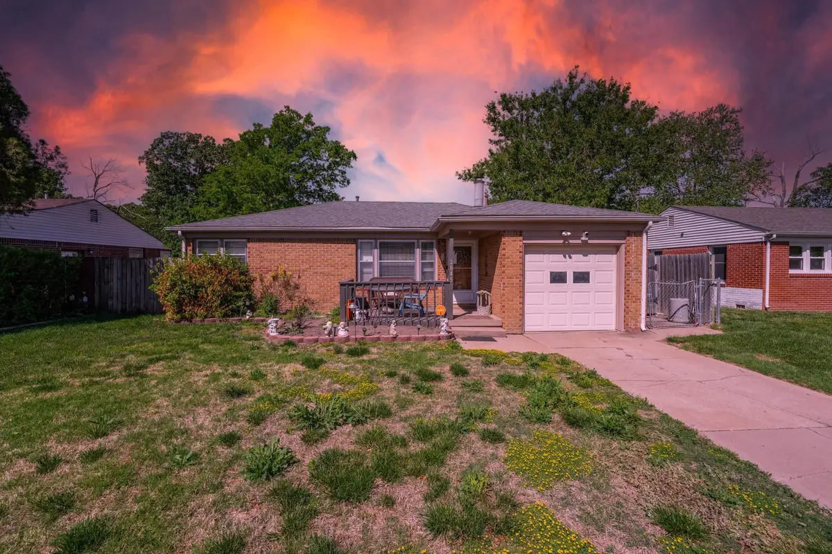 2845 S Laura Ave, Wichita, KS 67216 - #1
