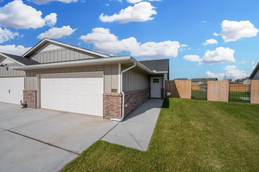 2881 S Cedar Crest Ct, Wichita, KS 67215 - #3
