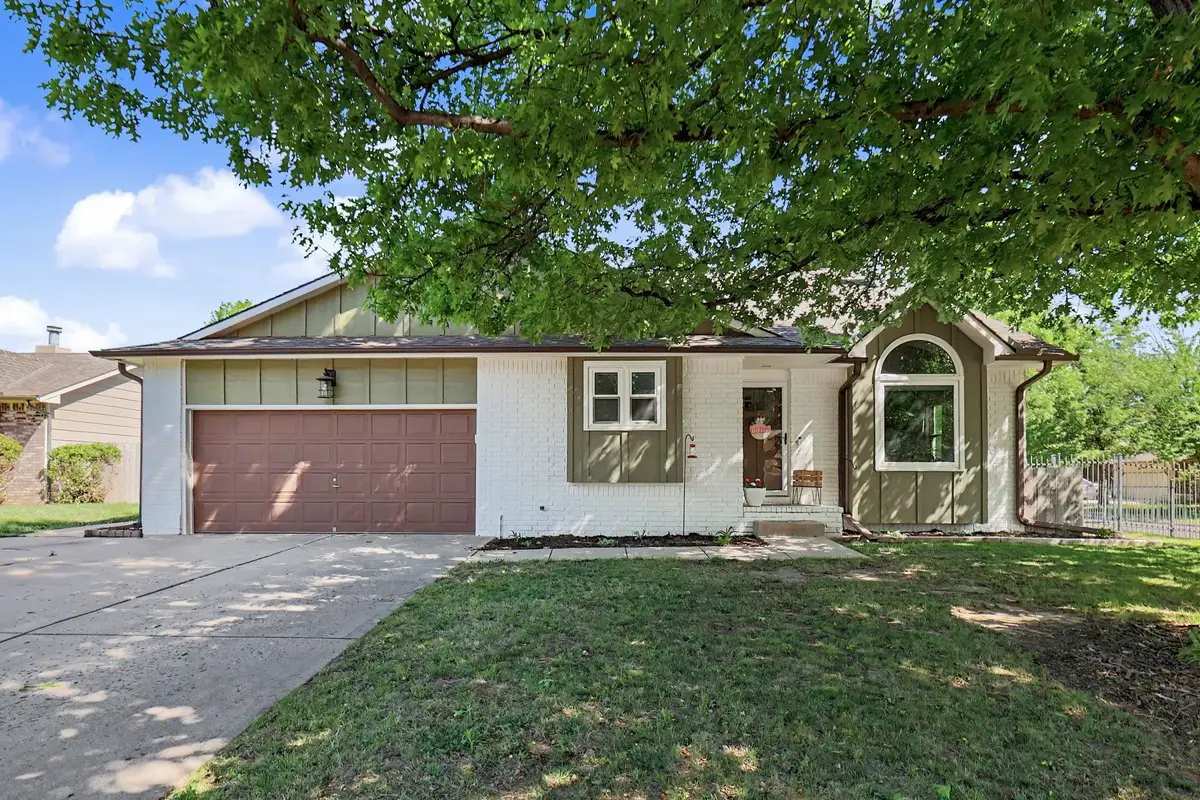 10702 W Rolling Hills St, Wichita, KS 67212 - #1