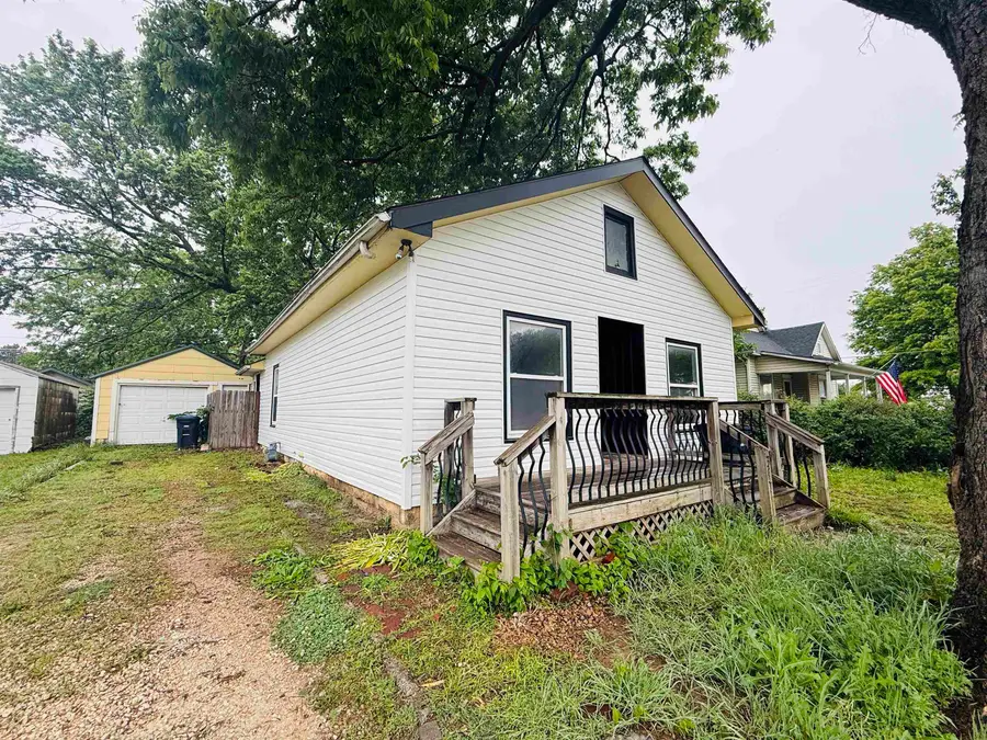 327 Residence St, El Dorado, KS 67042 - #2