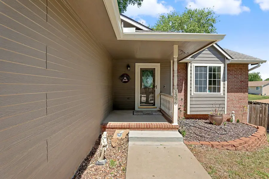 1396 E Longhorn Ct, Derby, KS 67037 - #3