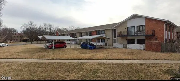 1201 W River, Wichita, KS 67203